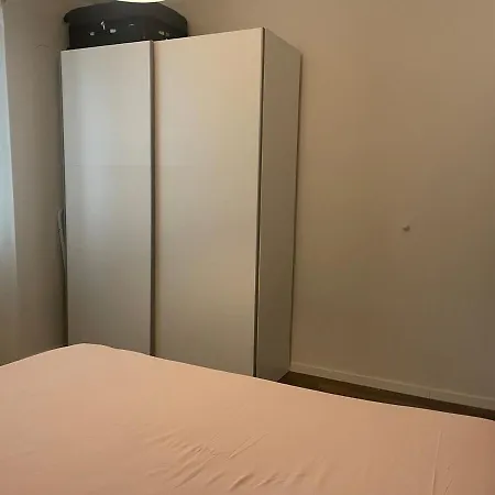 10 Min Walk To Center דירה זאדאר
