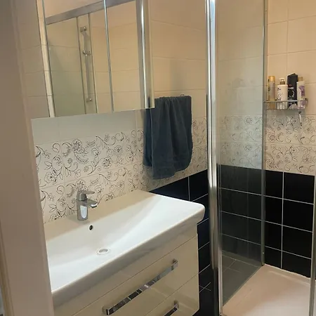 Apartment 10 Min Walk To Center