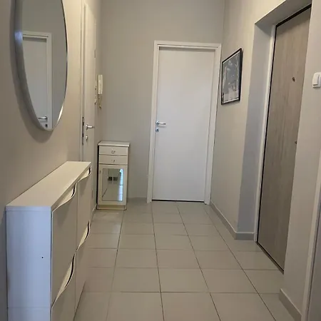 10 Min Walk To Center זאדאר